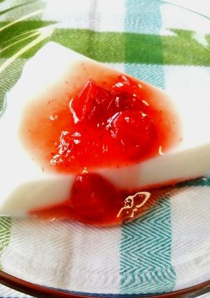 ジャムで食べる・砂糖なし牛乳ゼリー-レシピのメイン写真