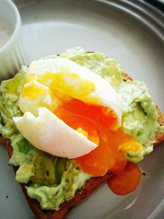 全粒粉パンのオープンサンド☆アボガド玉子-レシピのメイン写真