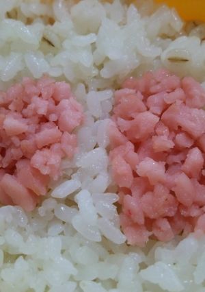 魚肉ソーセージ*可愛いピンクのそぼろ弁当-レシピのメイン写真