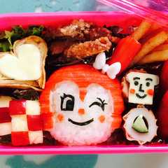 รูปของ カニカマで簡単♡ドキンちゃんのキャラ弁♡