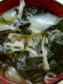 切り干し大根と玉ねぎ ワカメのお吸い物♪-レシピのメイン写真