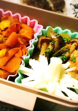 お弁当の隙間にモッツァレラのお花♪-レシピのメイン写真