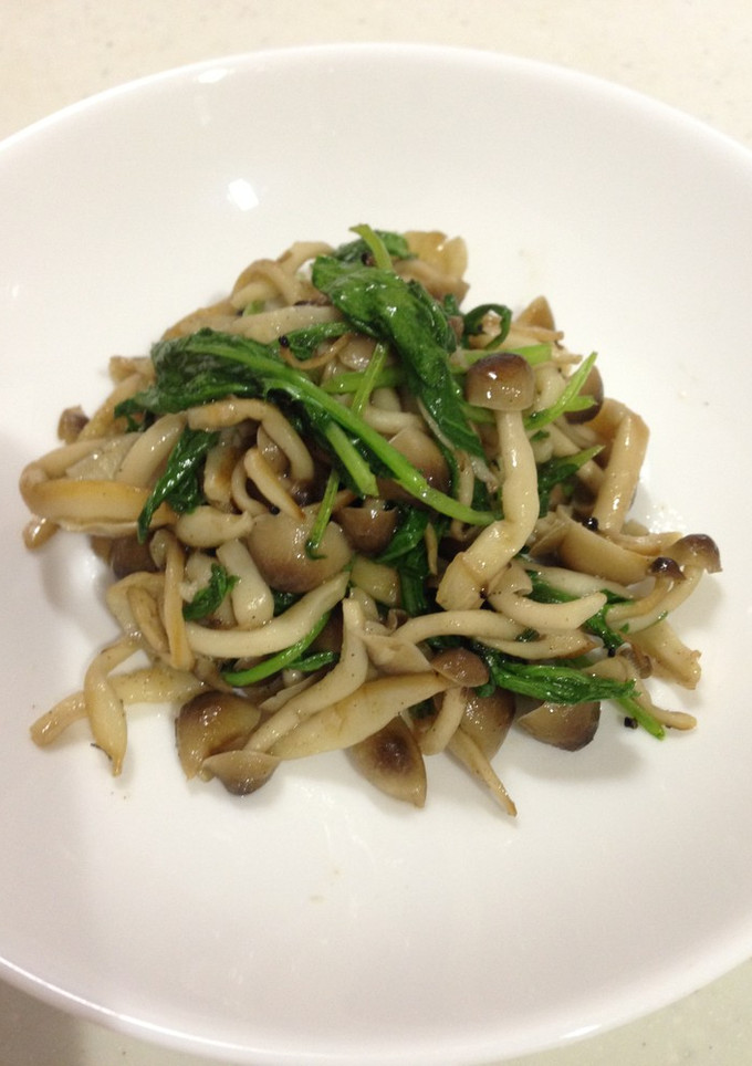 しめじとからし菜のさっと炒め-レシピのメイン写真