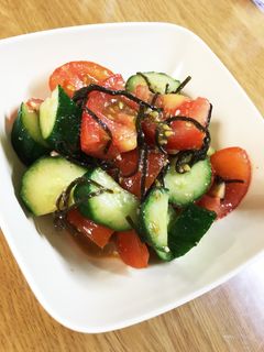 キュウリとトマトの胡麻和えサラダ-レシピのメイン写真