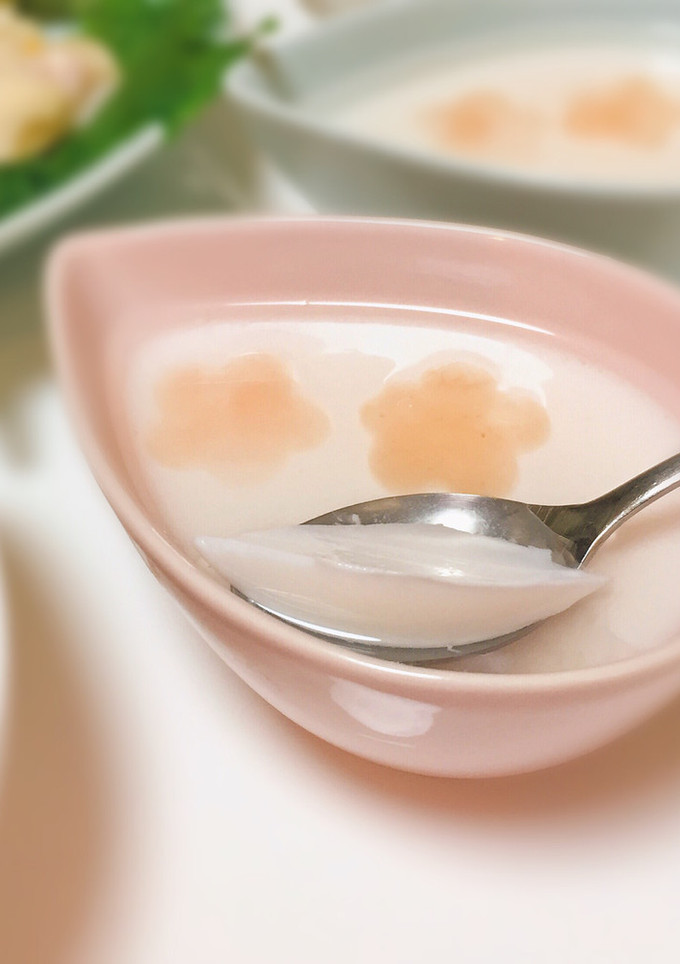 甘酸っぱいスイーツ♡梅干しの種の杏仁豆腐-レシピのメイン写真