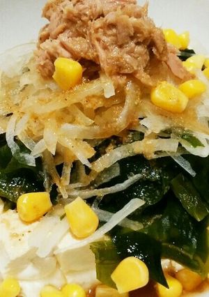 ワカメと新玉ねぎのおかずサラダ-レシピのメイン写真