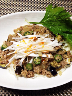 簡単!夏野菜の冷やし肉味噌うどん-レシピのメイン写真