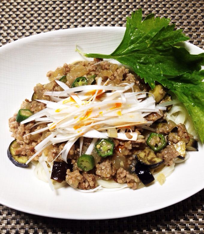 簡単！夏野菜の冷やし肉味噌うどん by エターナルライス