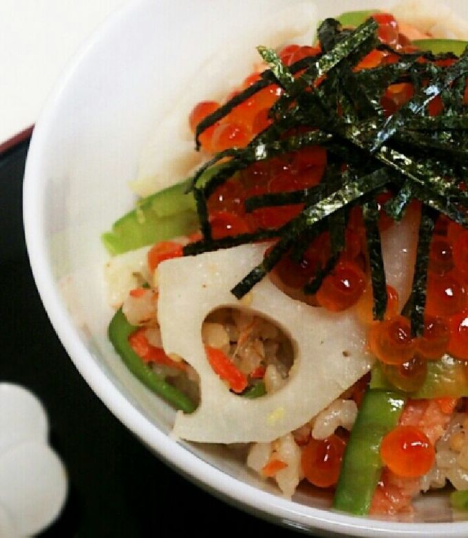白だしで♪鮭と蓮根の炊き込みご飯-レシピのメイン写真