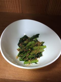 小松菜とひき肉の炒め ゴマ味も!-レシピのメイン写真