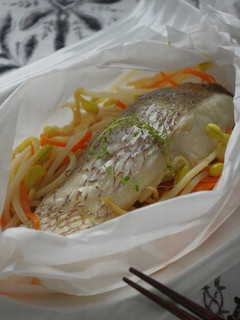 レンジ&めんつゆで!白身魚の紙包み蒸し-レシピのメイン写真