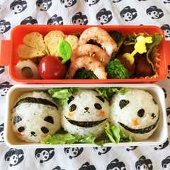 รูปของ 超簡単♡丸おにぎりでパンダのキャラ弁2