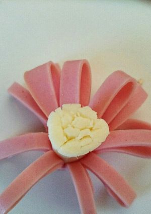 ハムとチーズで小さなかわいいお花～☆-レシピのメイン写真