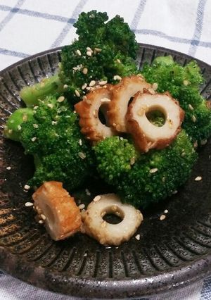 ブロッコリーと竹輪のゴマ油和え☆お弁当◎-レシピのメイン写真