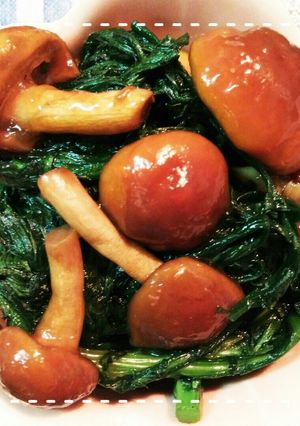 だしの素で簡単！春菊となめこの和風炒め-レシピのメイン写真