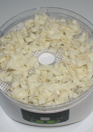 食品乾燥機で乾燥きしめん☆カルボナーラ-レシピのメイン写真