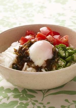 もずくスープをかけたネバネバ野菜小丼-レシピのメイン写真