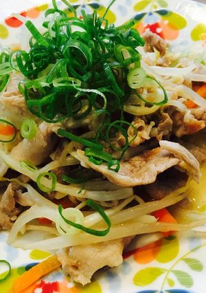 豚肉ともやし・きのこの梅煮炒め-レシピのメイン写真