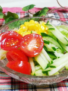私のこだわり♪ レタスの上に信号サラダ-レシピのメイン写真