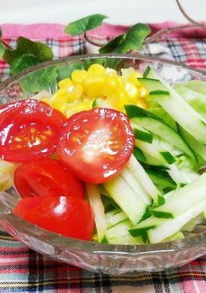 私のこだわり♪　レタスの上に信号サラダ-レシピのメイン写真