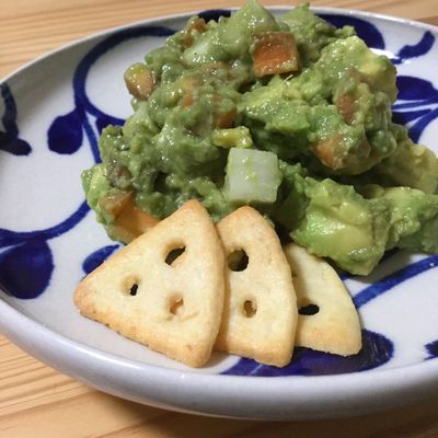 チーザのアボカドタルタルのせ by marere 【クックパッド】 簡単