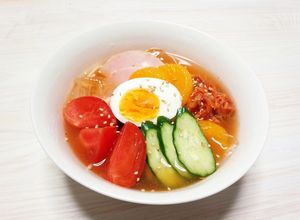 そうめんで冷麺☆こんにゃくinでヘルシー-レシピのメイン写真