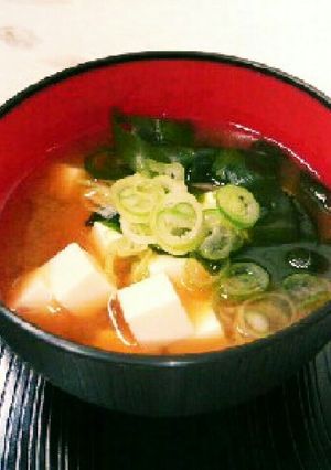簡単★豆腐とわかめの味噌汁-レシピのメイン写真