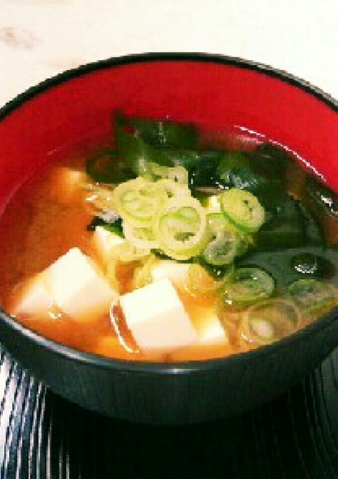 簡単★豆腐とわかめの味噌汁-レシピのメイン写真