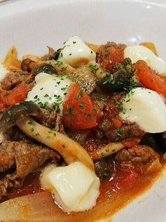 牛肉のトマト煮 モッツァレラのせ-レシピのメイン写真