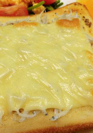 ちょっピリ辛しらすチーズトースト♪-レシピのメイン写真