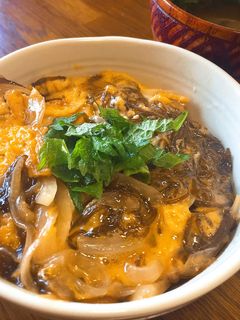 モズクの卵とじ丼 ♪ツルツル美味しい-レシピのメイン写真