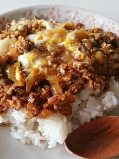 挽き肉とたまねぎとたまごで丼！！！-レシピのメイン写真