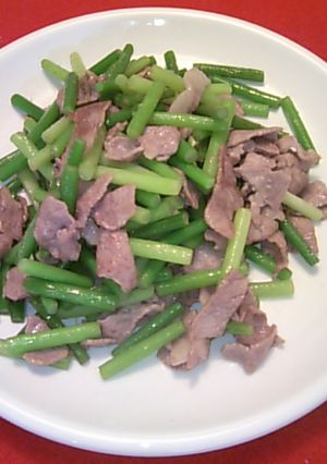豚肉とにんにくの芽炒め♪-レシピのメイン写真