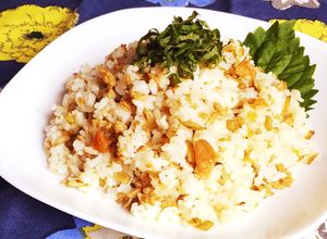 簡単ランチに♪さっぱり梅ごぼうチャーハン-レシピのメイン写真
