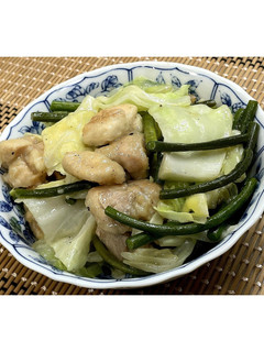 鶏肉ときゃべつのガーリック炒め★動画あり-レシピのメイン写真