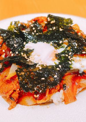 韓国風豚バラ丼温玉のせ-レシピのメイン写真
