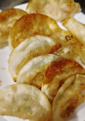 餃子の皮でウインナーとチーズの包み揚げ-レシピのメイン写真