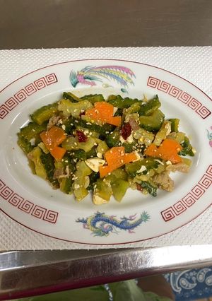 鹹蛋苦瓜（ゴーヤと塩卵の炒め物）-レシピのメイン写真