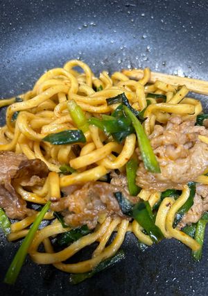 簡単☆インスタント麺使用のニラ豚〜！！-レシピのメイン写真