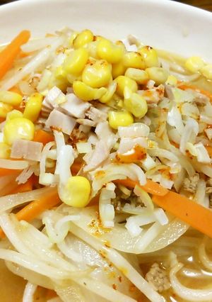 モヤシたっぷり味噌ラーメン♪-レシピのメイン写真