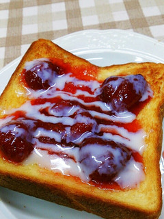 いちごミルクトースト-レシピのメイン写真