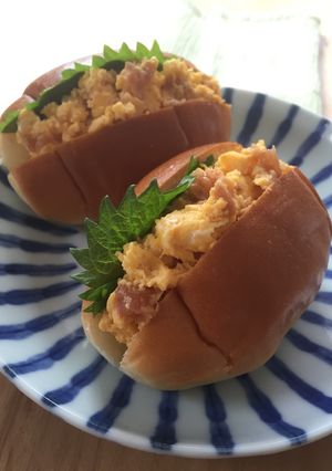 ロールパンの梅たまごサンド♪-レシピのメイン写真
