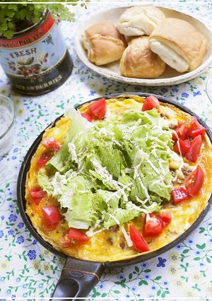 節約♪朝ごはんはタコミートサラダオムレツ-レシピのメイン写真