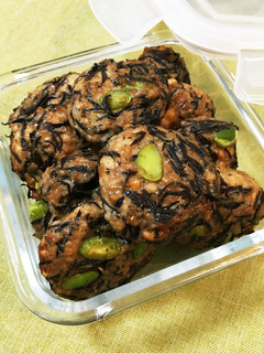 鶏ひき肉とはんぺんのひじき入り焼きつくね-レシピのメイン写真