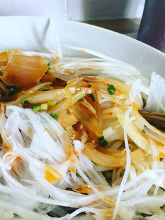 2色の玉ねぎ冷やしうどん-レシピのメイン写真