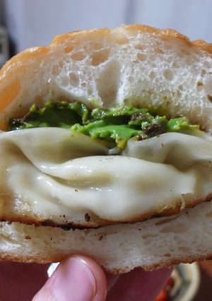 塩パン de 餃子サンド-レシピのメイン写真