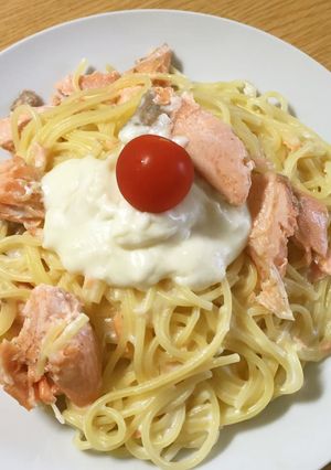 ホワイトソースの鮭パスタ-レシピのメイン写真