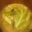 残った鶏の骨で取るダシの野菜スープ