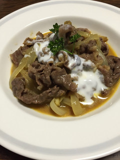 カレー風味なビーフストロガノフ-レシピのメイン写真