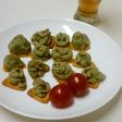 ブロッコリーとはんぺんのチーザカナッペ